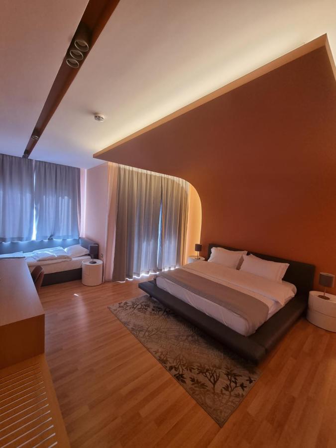 Elite Hotel 4*