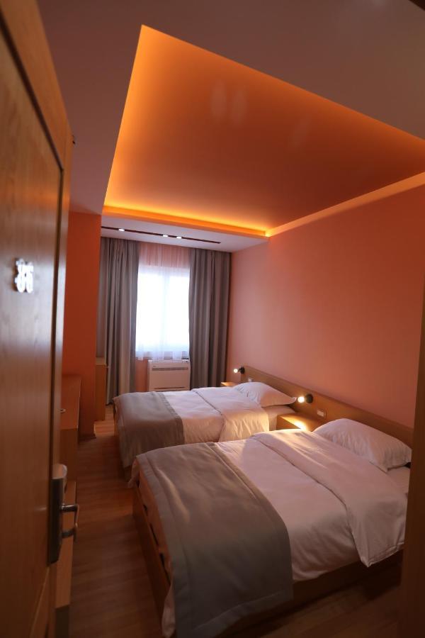 Elite Hotel 4*